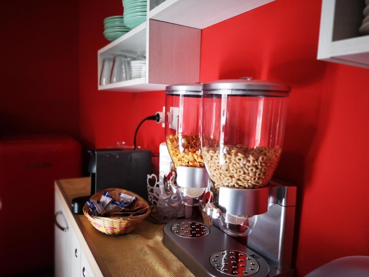 A Due Passi Dal Museo Bed & Breakfast Naples Exterior photo