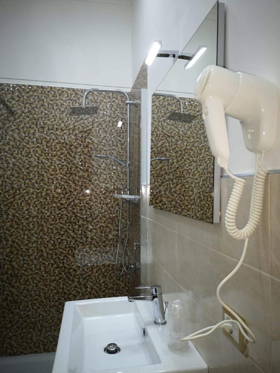 A Due Passi Dal Museo Bed & Breakfast Naples Exterior photo