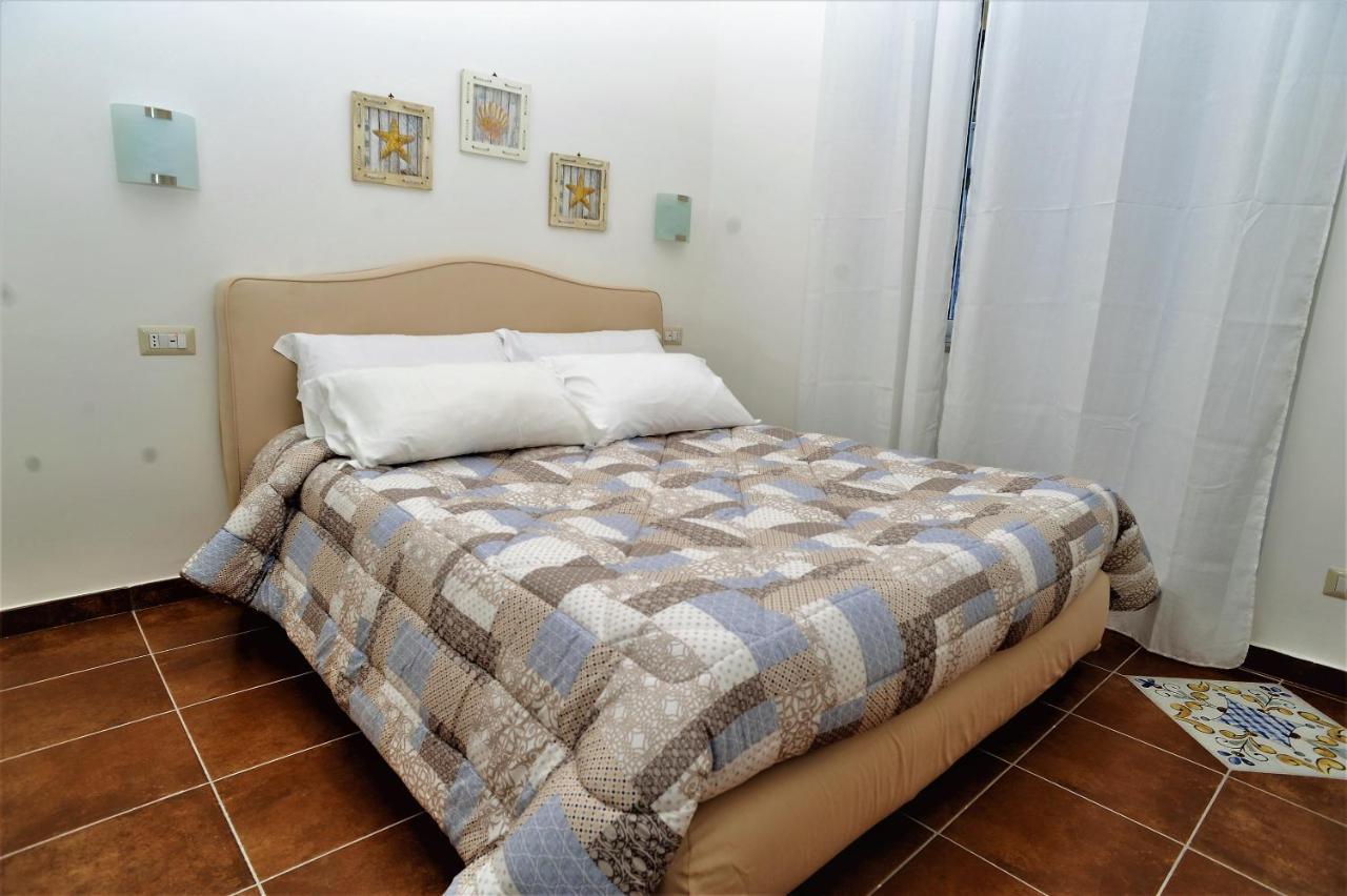 A Due Passi Dal Museo Bed & Breakfast Naples Exterior photo