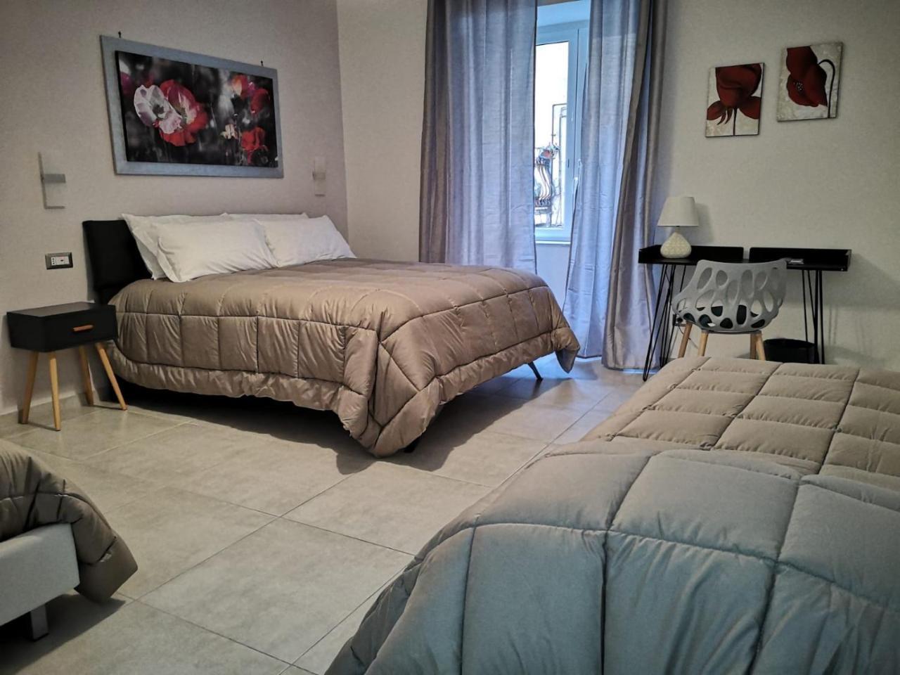 A Due Passi Dal Museo Bed & Breakfast Naples Exterior photo
