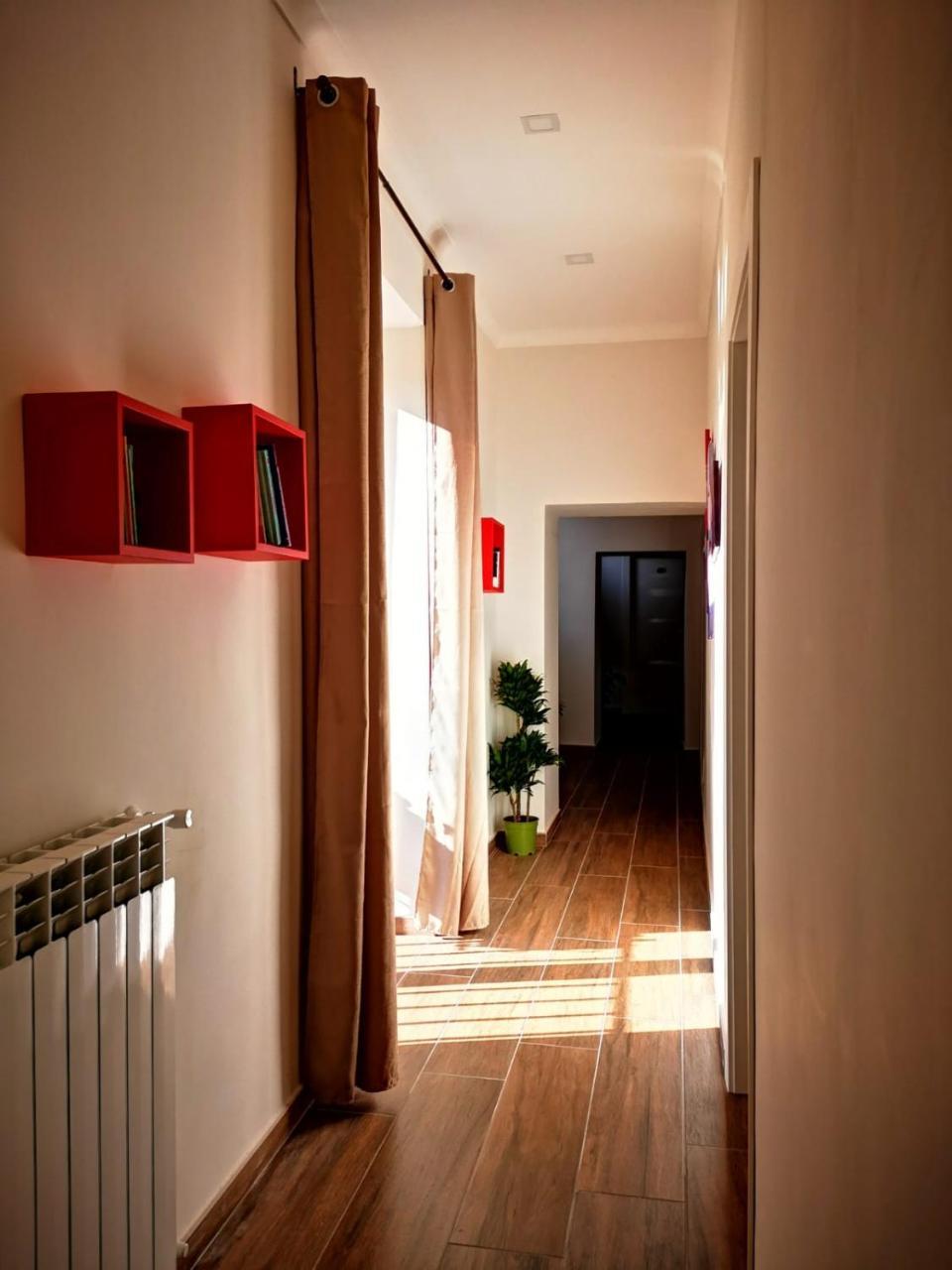 A Due Passi Dal Museo Bed & Breakfast Naples Exterior photo