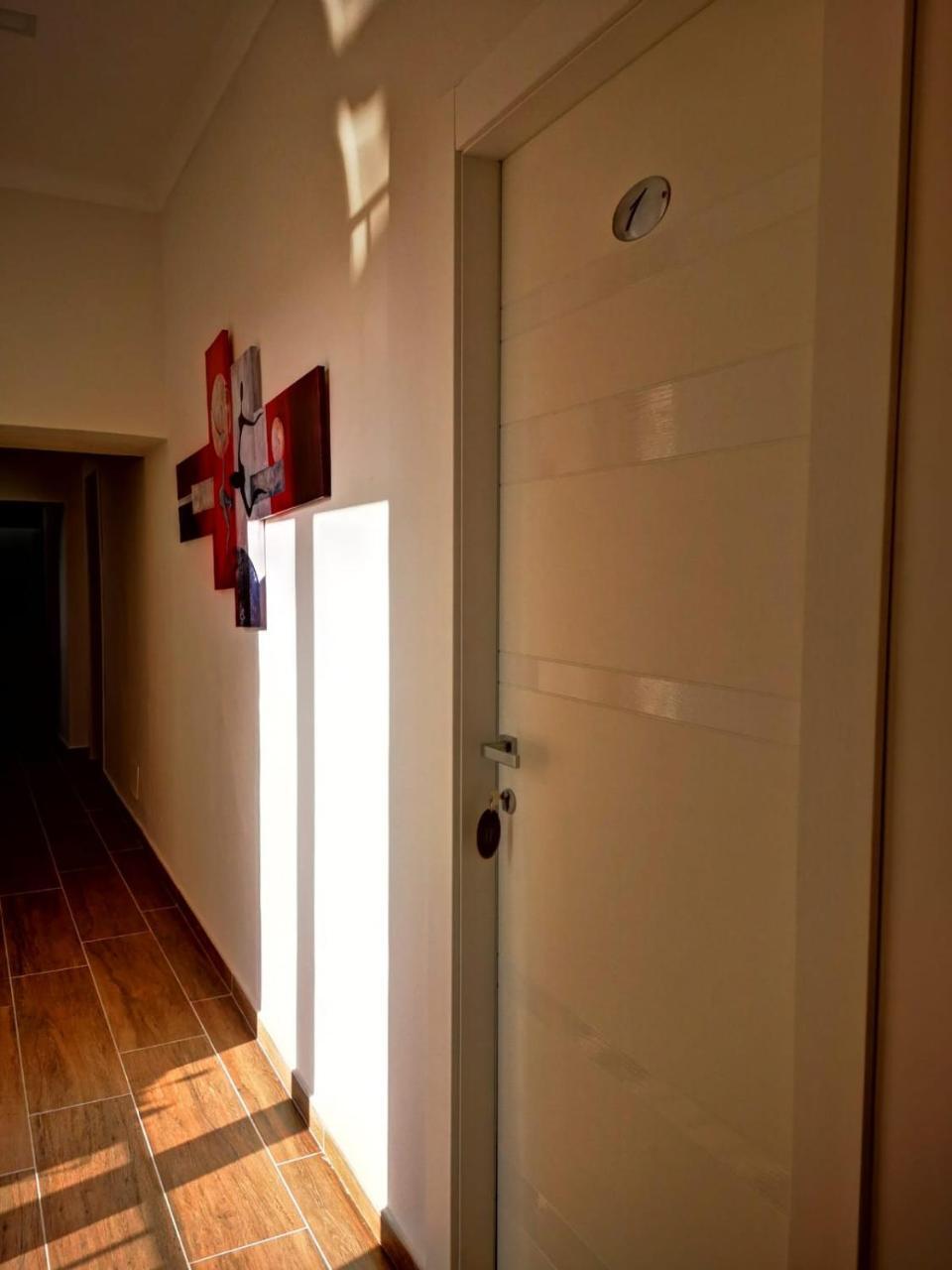 A Due Passi Dal Museo Bed & Breakfast Naples Exterior photo