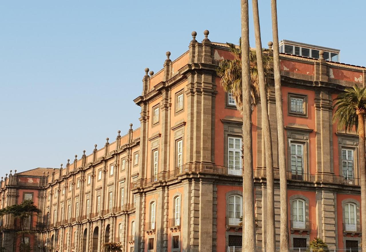A Due Passi Dal Museo Bed & Breakfast Naples Exterior photo