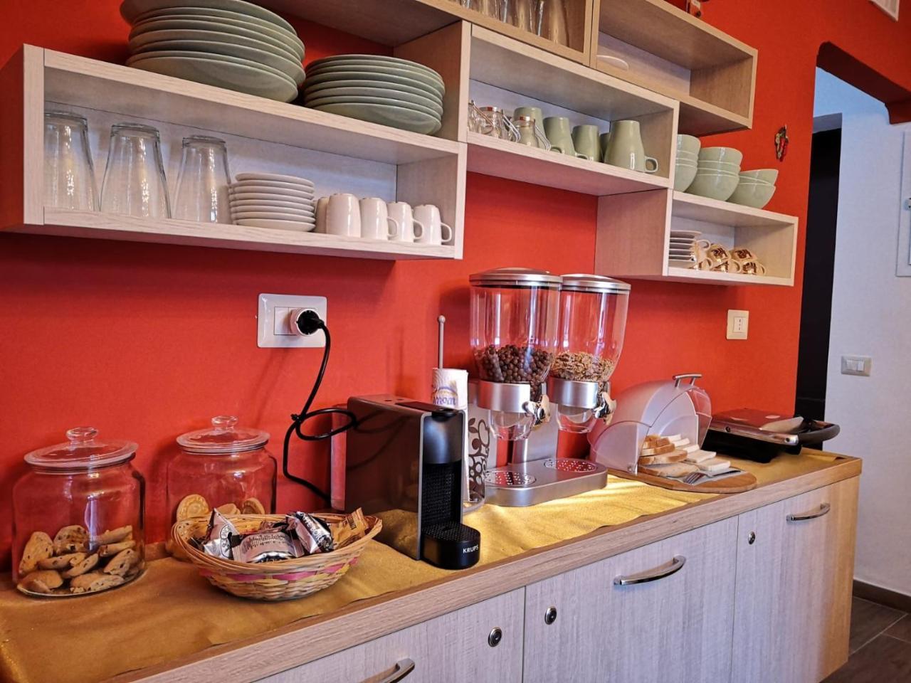 A Due Passi Dal Museo Bed & Breakfast Naples Exterior photo