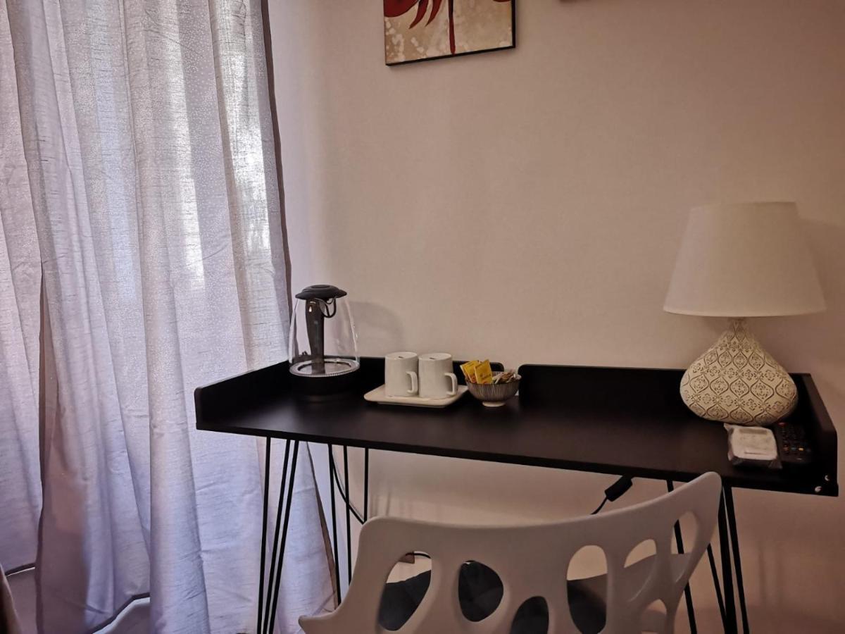 A Due Passi Dal Museo Bed & Breakfast Naples Exterior photo