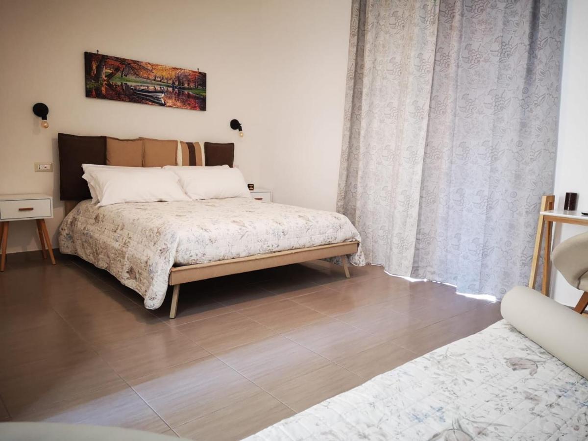 A Due Passi Dal Museo Bed & Breakfast Naples Exterior photo